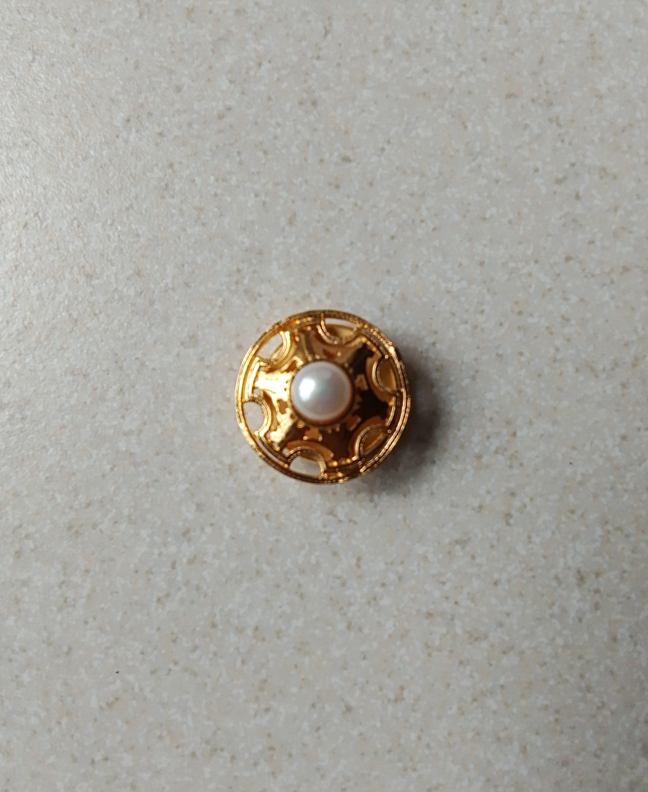 017 Pearl Ship Button Cover