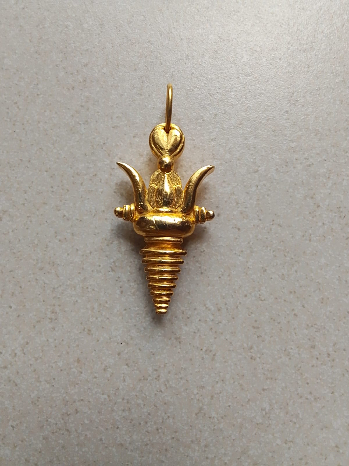 Trishu Pendant