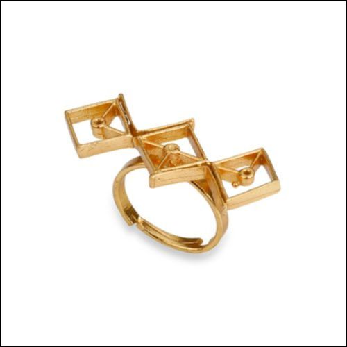 TRIKONA RING