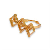 TRIKONA RING