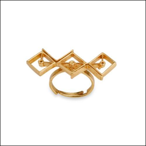 TRIKONA RING